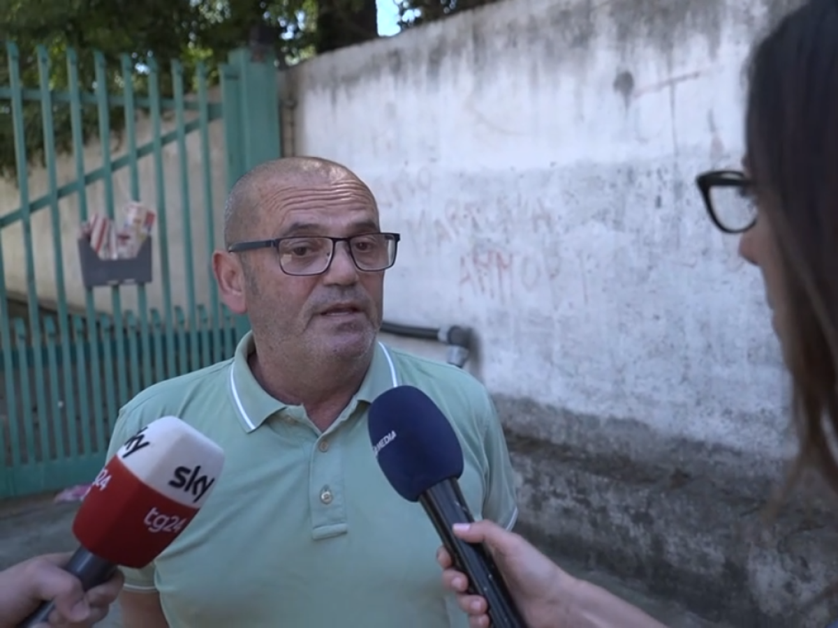 Post contro la figlia del premier, sospeso il prof anti Meloni Post contro la figlia del premier, sospeso il prof anti Meloni