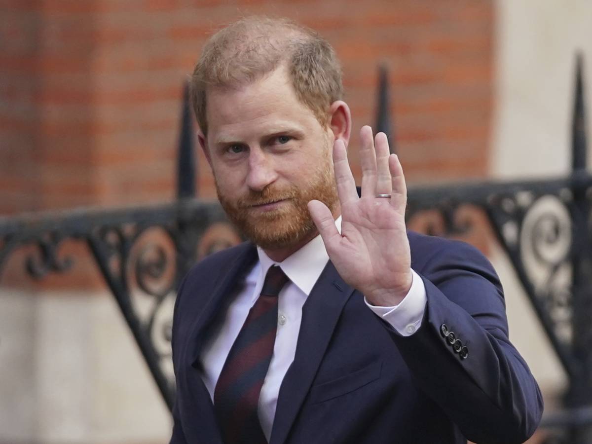 “Vuole il cognome della madre”. La mossa di Harry per allontanarsi dalla royal family “Vuole il cognome della madre”. La mossa di Harry per allontanarsi dalla royal family