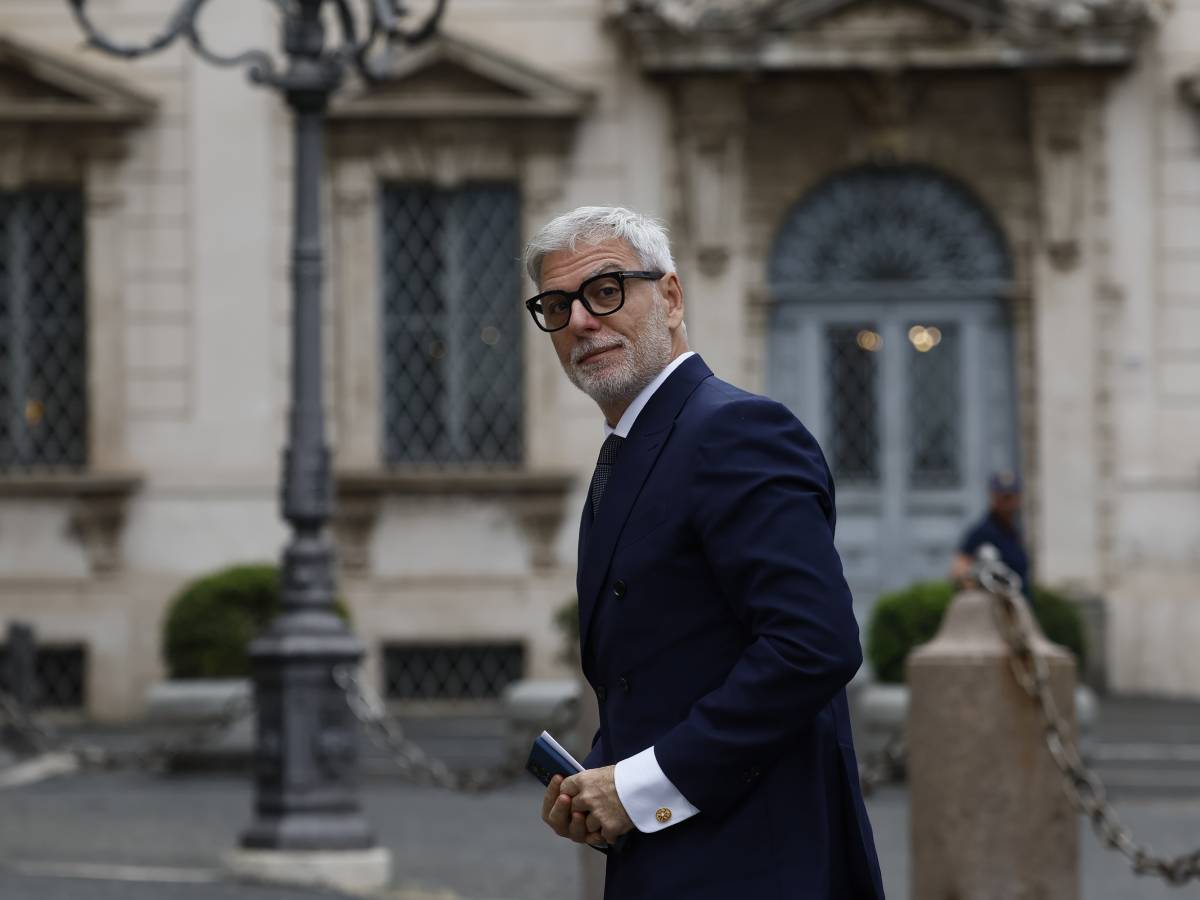 Mollicone attacca il film di Sorrentino: "Il governo è contro l Mollicone attacca il film di Sorrentino: "Il governo è contro l