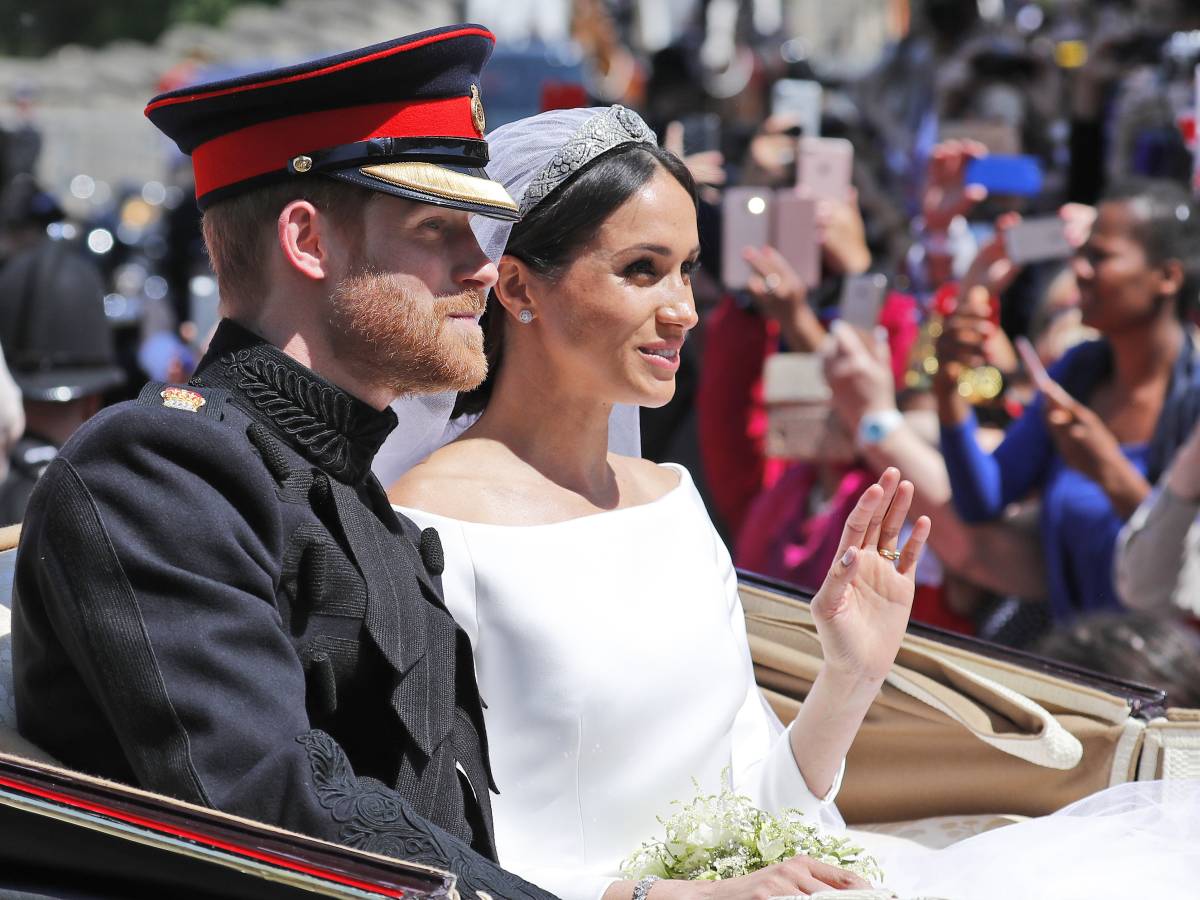 "Noi non ci comportiamo così". Il rimprovero di Elisabetta II a Meghan "Noi non ci comportiamo così". Il rimprovero di Elisabetta II a Meghan