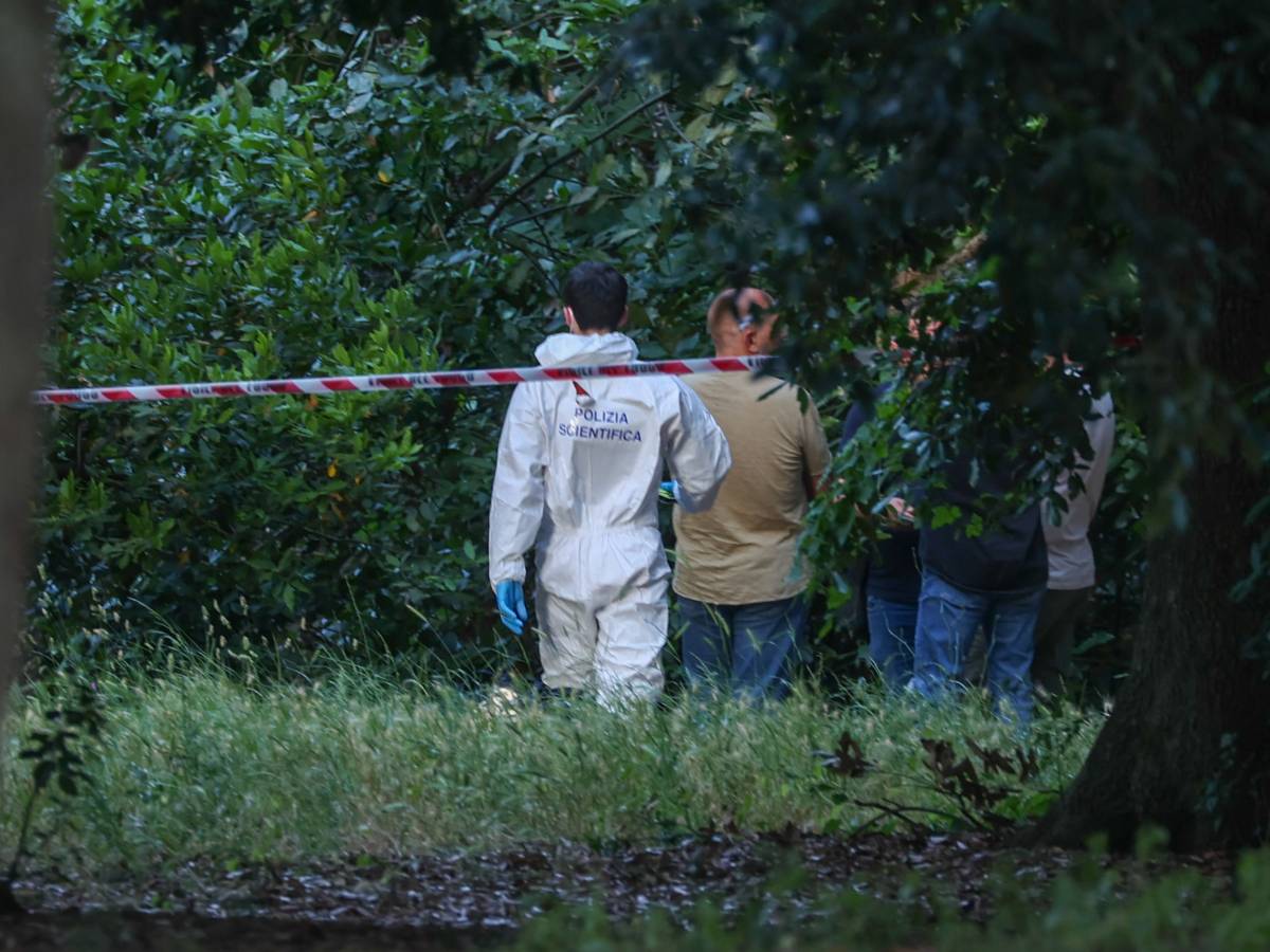 Madre e figlia morte a Villa Pamphili, spunta un testimone: "Cosa ho visto" Madre e figlia morte a Villa Pamphili, spunta un testimone: "Cosa ho visto"