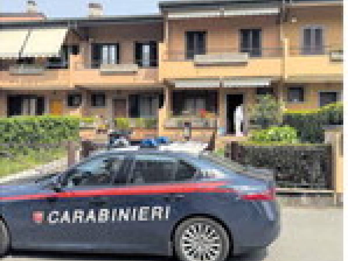 Anziano accoltellato nella sua villetta, la nuora finisce in manette Anziano accoltellato nella sua villetta, la nuora finisce in manette