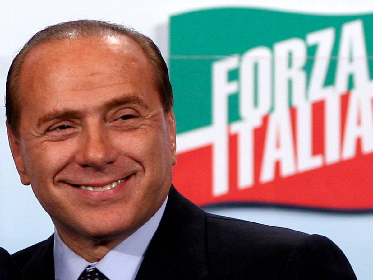 dalla sedia di travaglio ai poveri comunisti i 6 momenti clou di berlusconi da Ilgiornale.it dalla sedia di travaglio ai poveri comunisti i 6 momenti clou di berlusconi