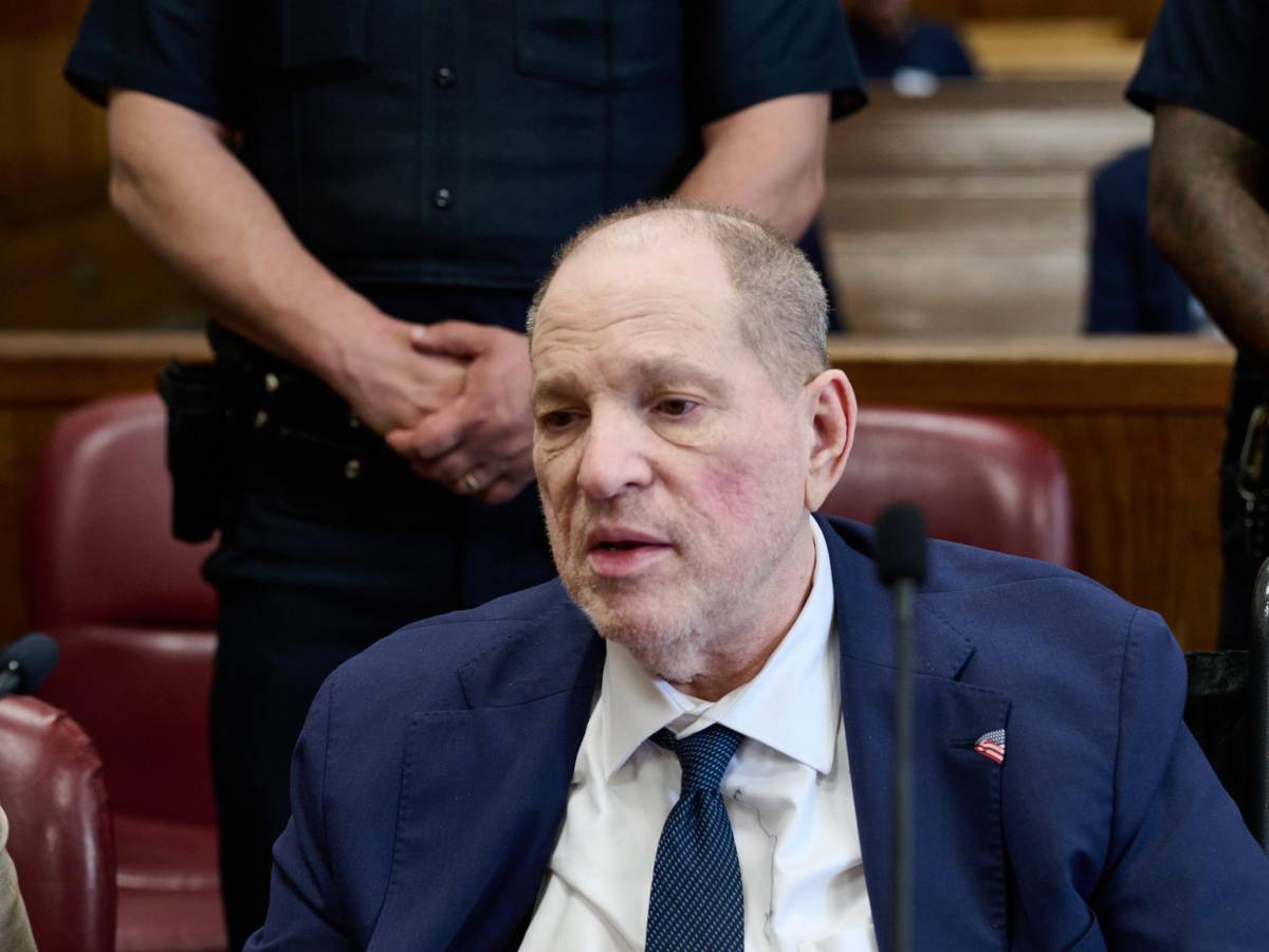 harvey weinstein condannato per aggressione sessuale stallo sullo stupro