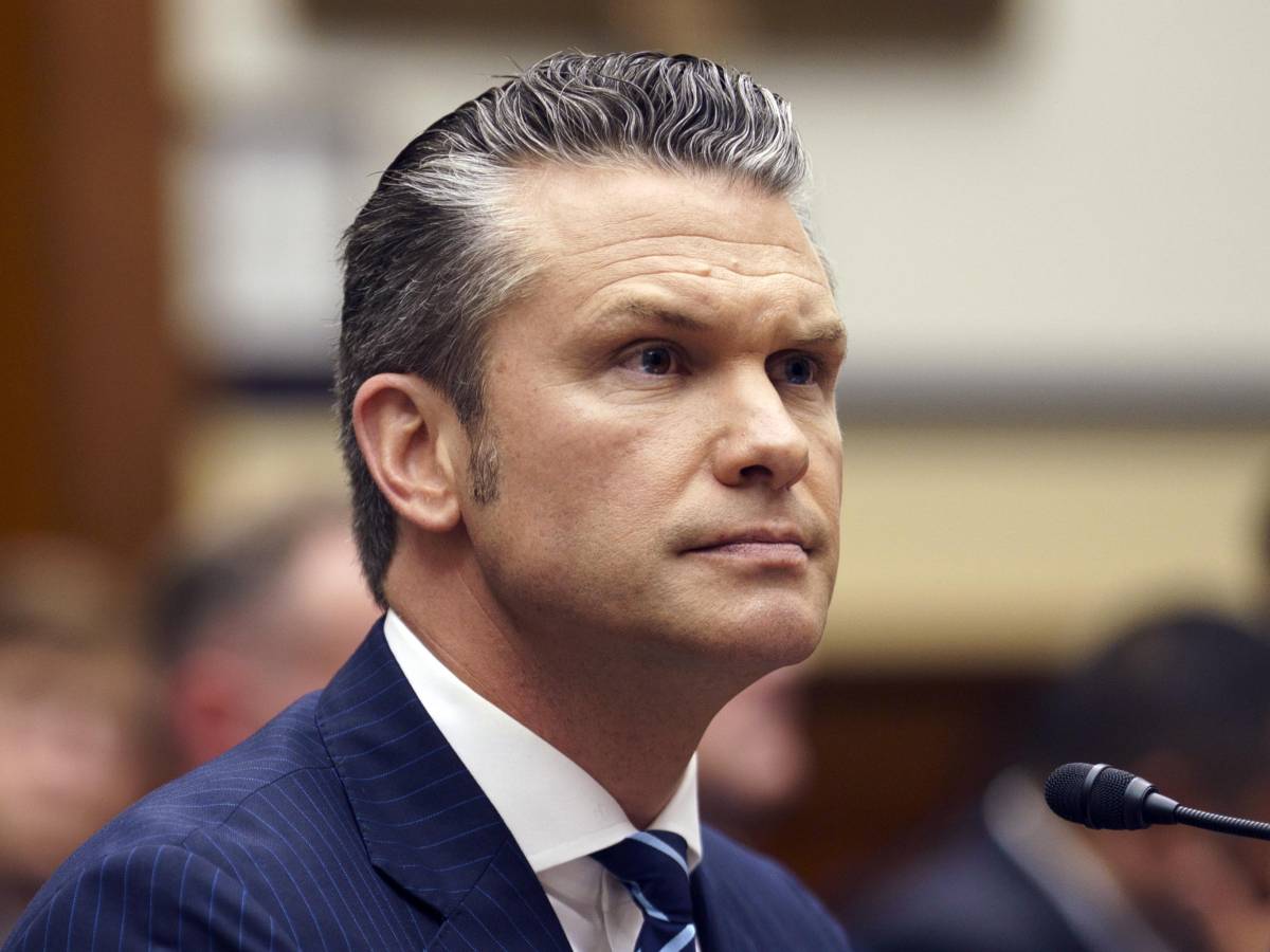 Le bombe sui narcos inguaiano il Pentagono. Ora Hegseth è a rischio Le bombe sui narcos inguaiano il Pentagono. Ora Hegseth è a rischio