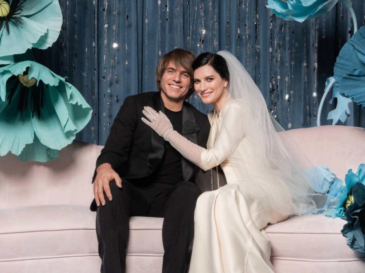 Laura Pausini, chi è il marito Paolo Carta che è anche il suo chitarrista Laura Pausini, chi è il marito Paolo Carta che è anche il suo chitarrista