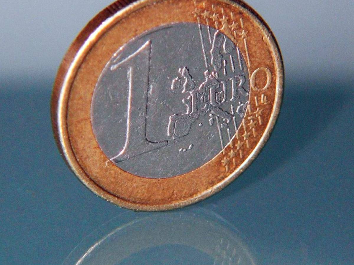 Cambio e dazi, mix amaro per la Ue Cambio e dazi, mix amaro per la Ue