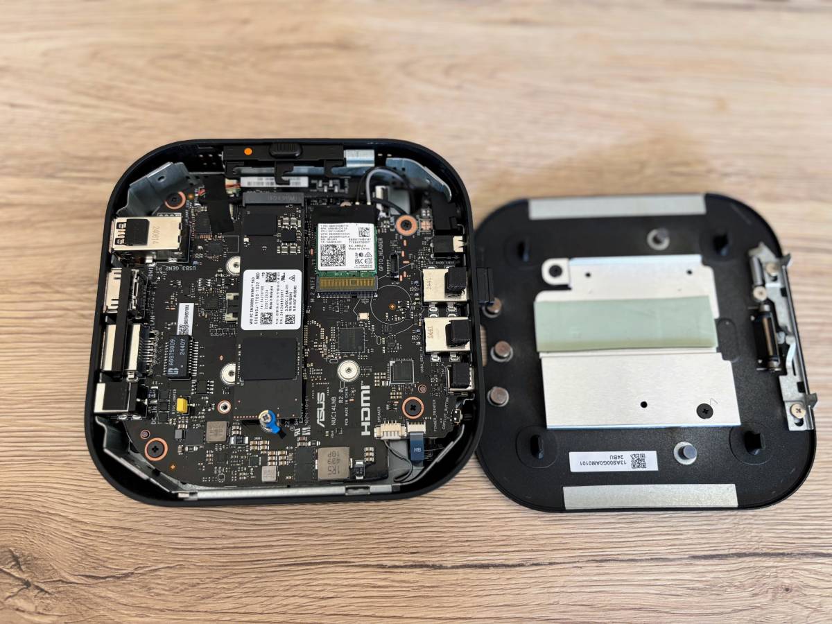Asus Nuc 14 Pro A e Asus Zenscreen MB27ACF