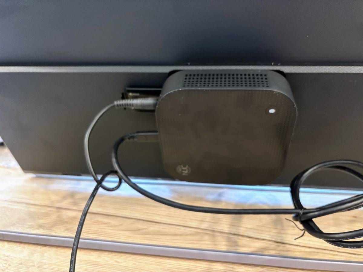 Asus Nuc 14 Pro A e Asus Zenscreen MB27ACF
