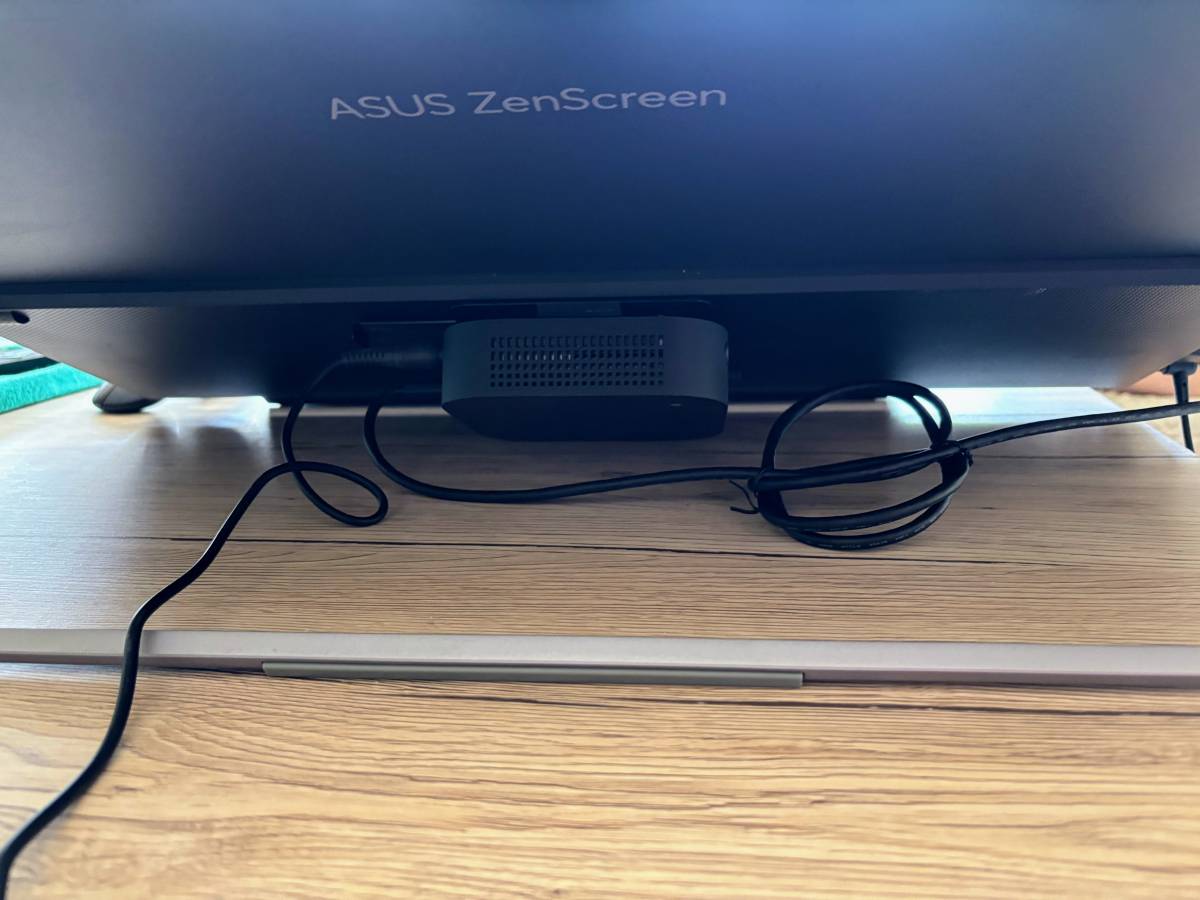 Asus Nuc 14 Pro A e Asus Zenscreen MB27ACF