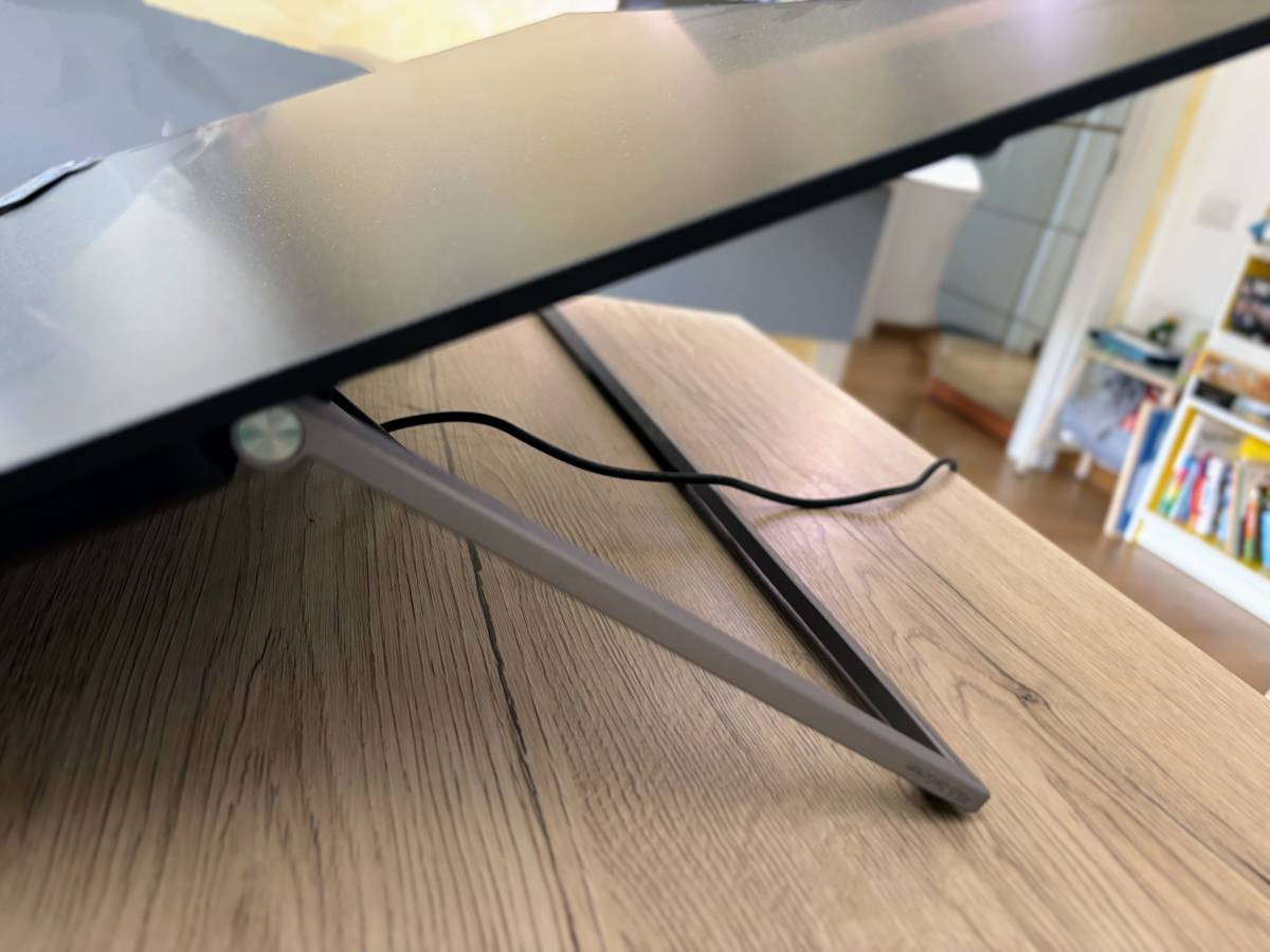 Asus Nuc 14 Pro A e Asus Zenscreen MB27ACF