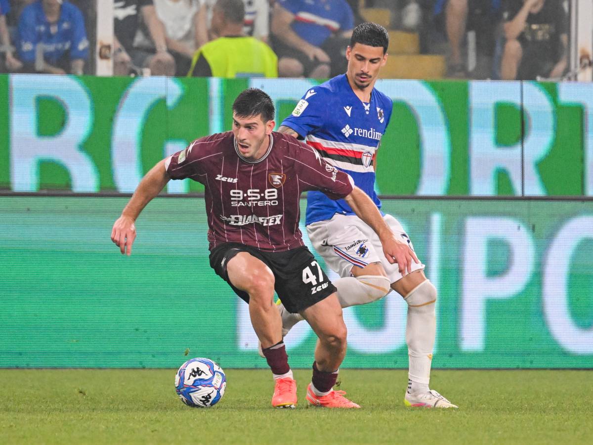 salernitana giocatori e staff in ospedale per intossicazione alimentare la denuncia alla polizia