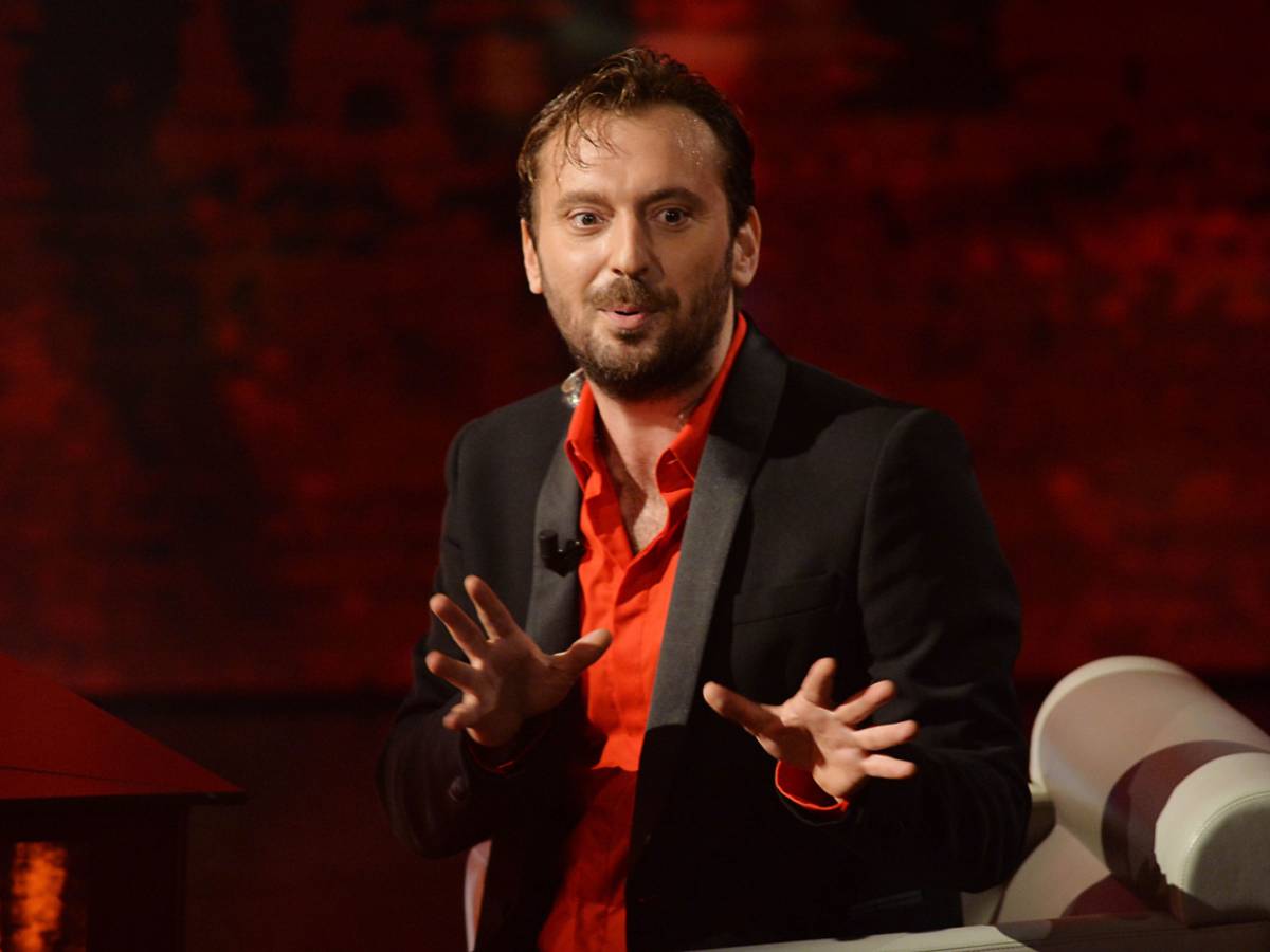 La confessione di Cremonini: "Manipolato dal mio ex manager" La confessione di Cremonini: "Manipolato dal mio ex manager"