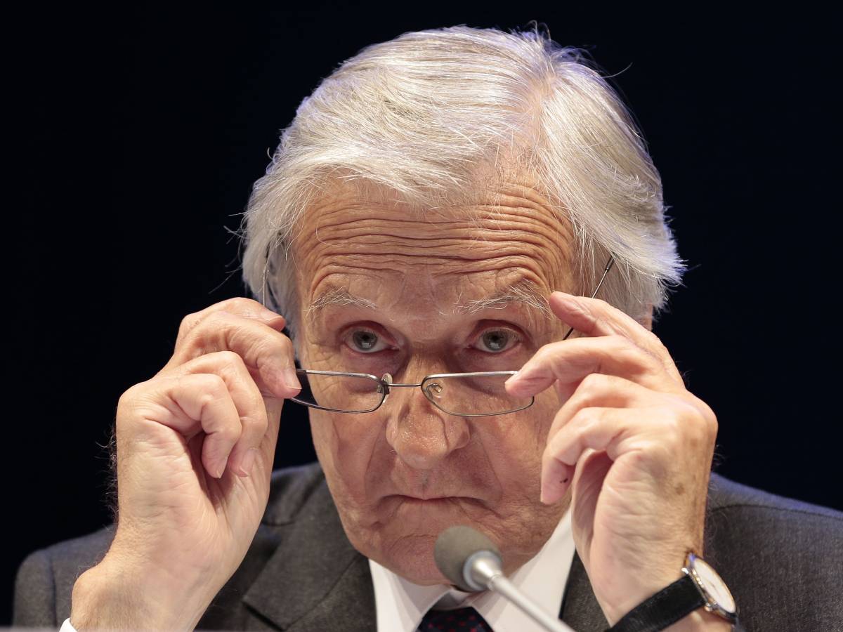 non mantiene le promesse fa sempre retromarcia l attacco di trichet a trump