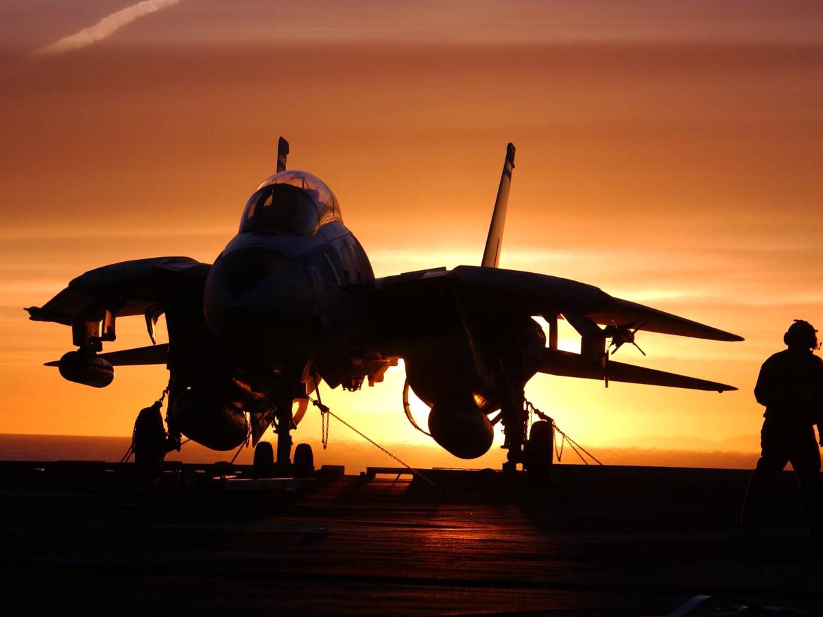 Gli F 14 Tomcat sono davvero un ricordo: così termina l Gli F 14 Tomcat sono davvero un ricordo: così termina l