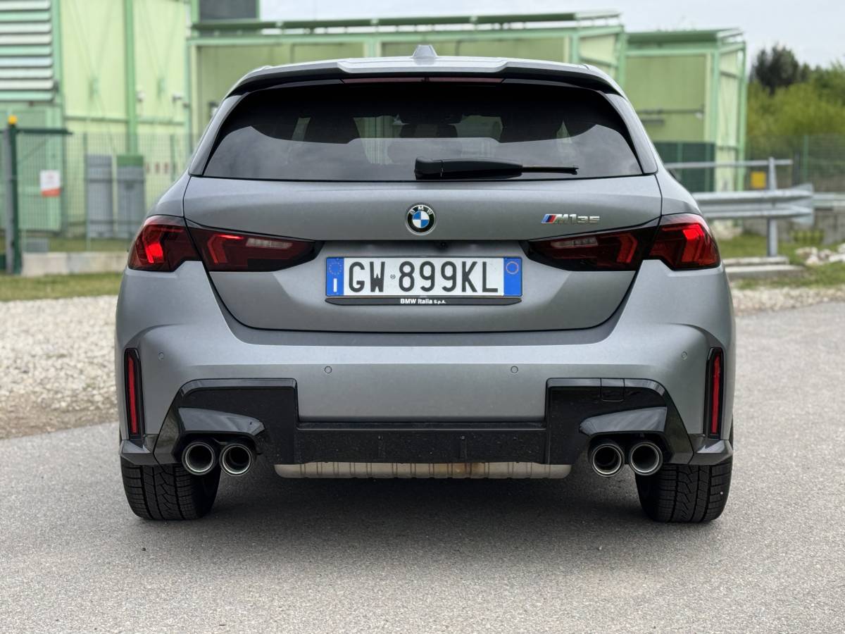 BMW M135i 2025: guarda la gallery della Serie 1 più cattiva di tutte 18