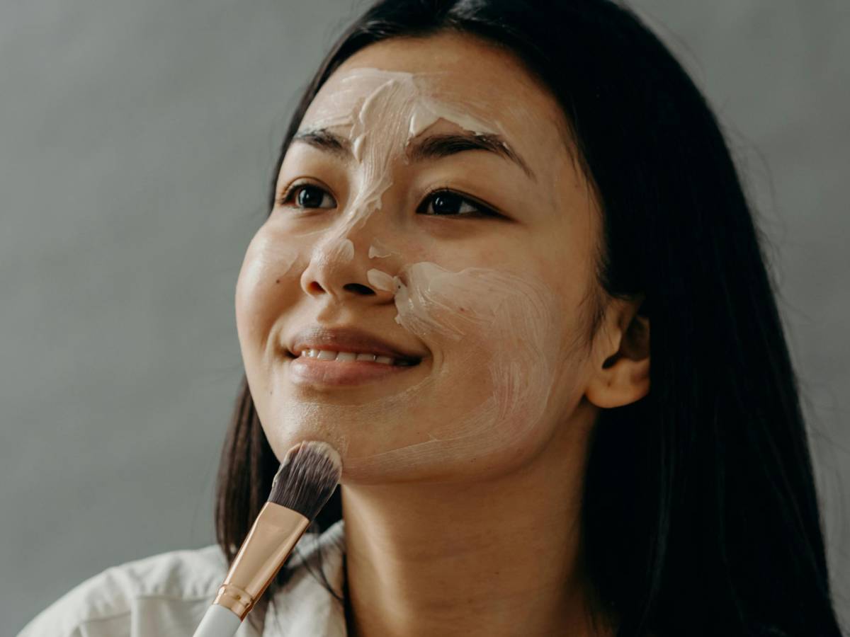 Pelle, 6 segnali che indicano che è tempo di fare un peeling al viso Pelle, 6 segnali che indicano che è tempo di fare un peeling al viso