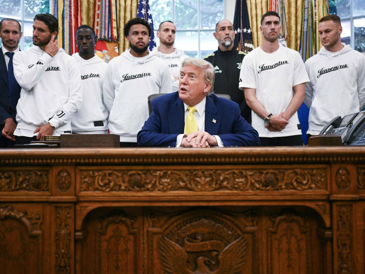 La Juventus ricevuta da Trump alla Casa Bianca: la foto simbolo La Juventus ricevuta da Trump alla Casa Bianca: la foto simbolo