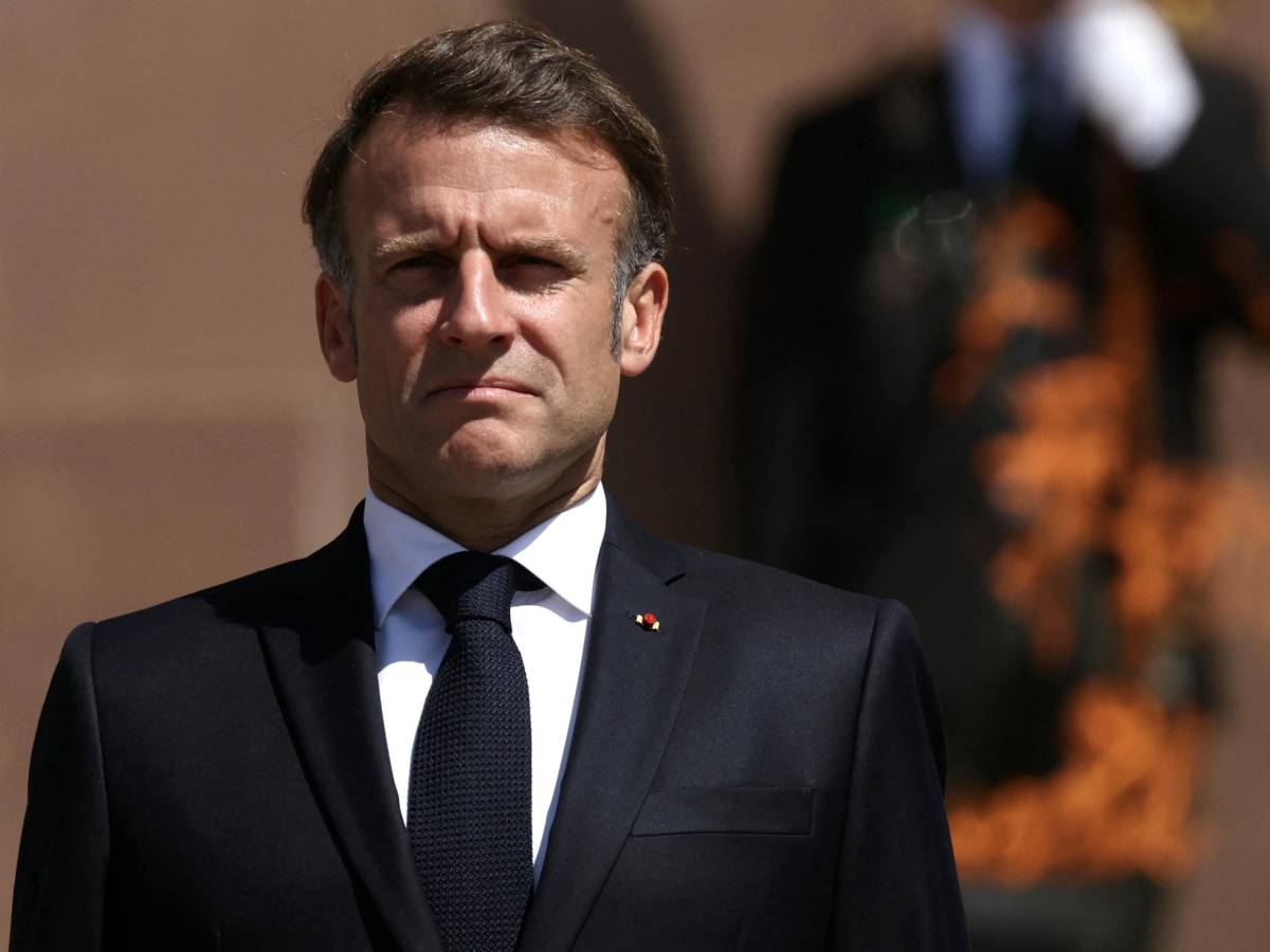 la francia distribuir224 il manuale di sopravvivenza in caso di guerra