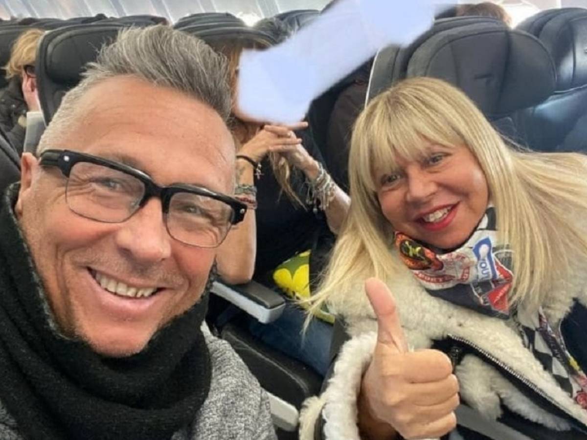 Paolo Belli, chi è la moglie e che malattia aveva: "Finito un anno terribile" Paolo Belli, chi è la moglie e che malattia aveva: "Finito un anno terribile"