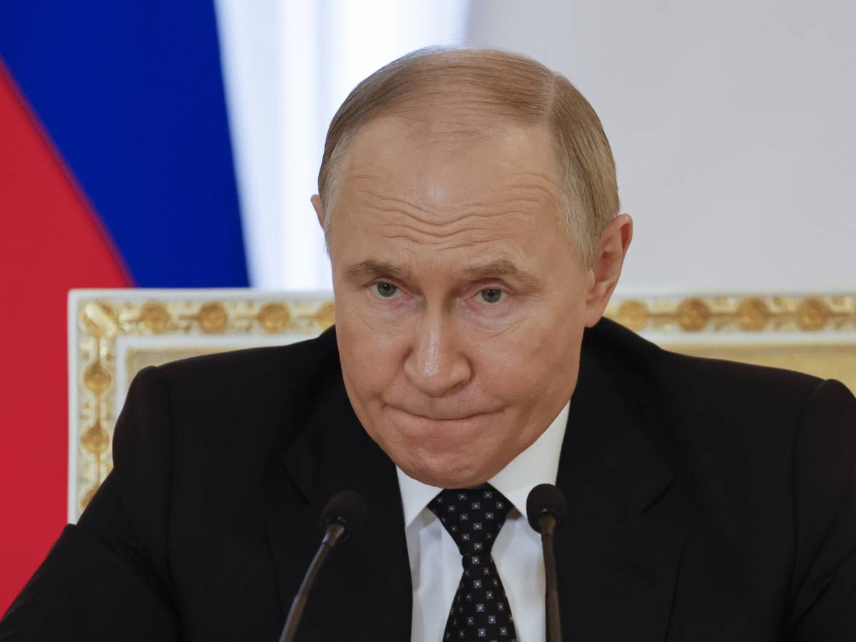 Putin a gamba tesa sui negoziati Ue: "Teheran ha diritto al nucleare civile" Putin a gamba tesa sui negoziati Ue: "Teheran ha diritto al nucleare civile"
