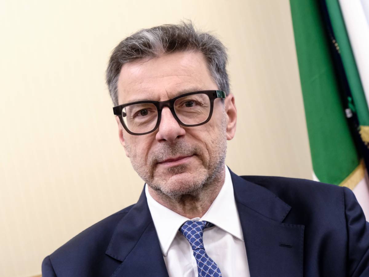 Giorgetti: “Serve una revisione della previdenza complementare”