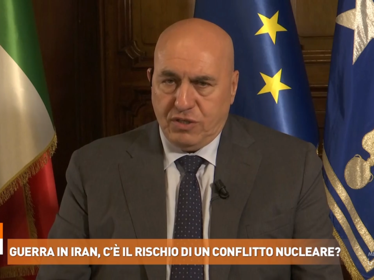 Crosetto: "Siamo già in guerra, dobbiamo reagire e colpire"