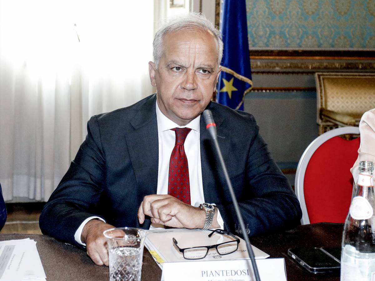 "Migranti, sforzi comuni per contrastare flussi irregolari". Francia e Germania d "Migranti, sforzi comuni per contrastare flussi irregolari". Francia e Germania d