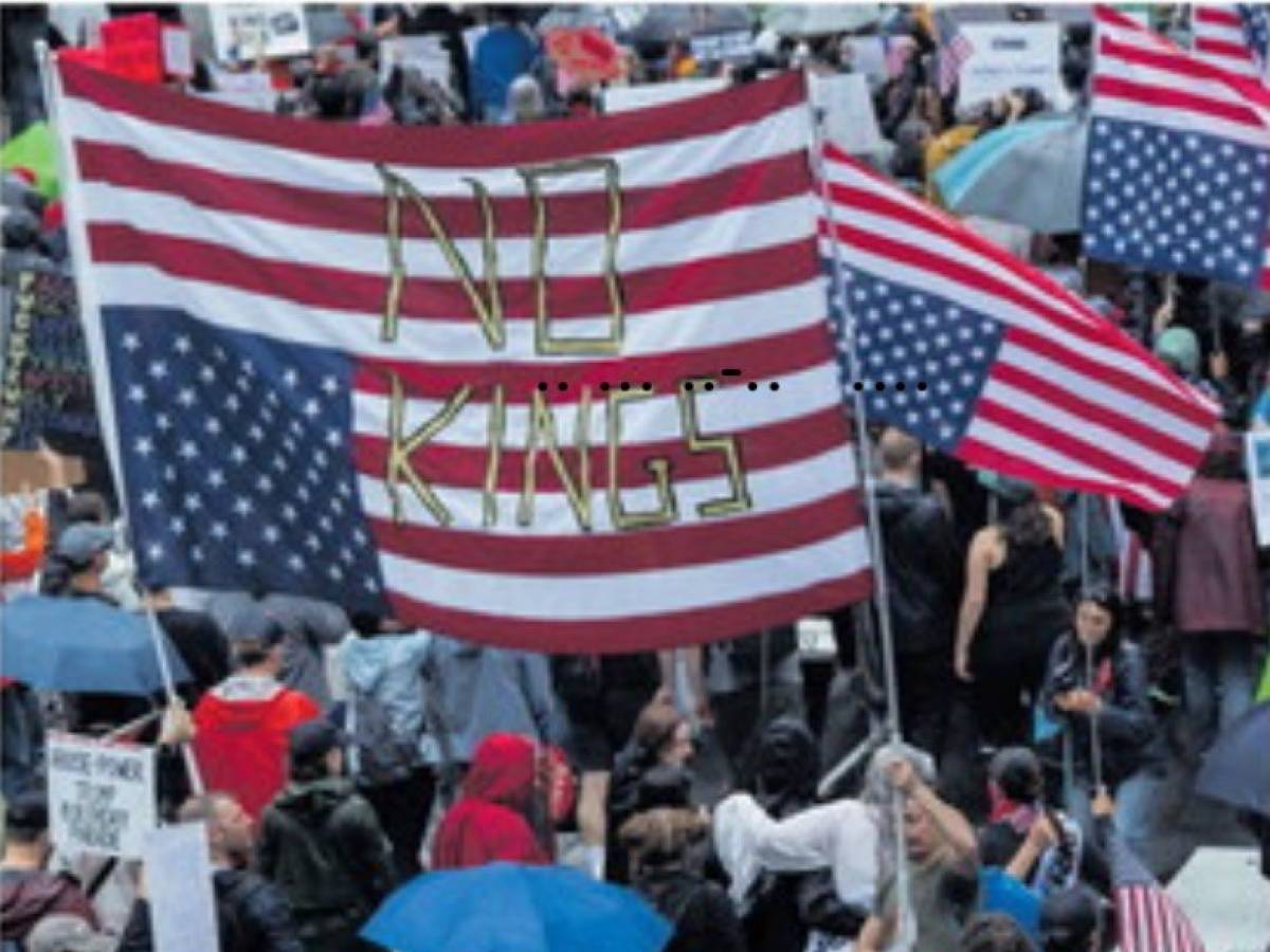 Quella grande menzogna sul "Trump re" Quella grande menzogna sul "Trump re"