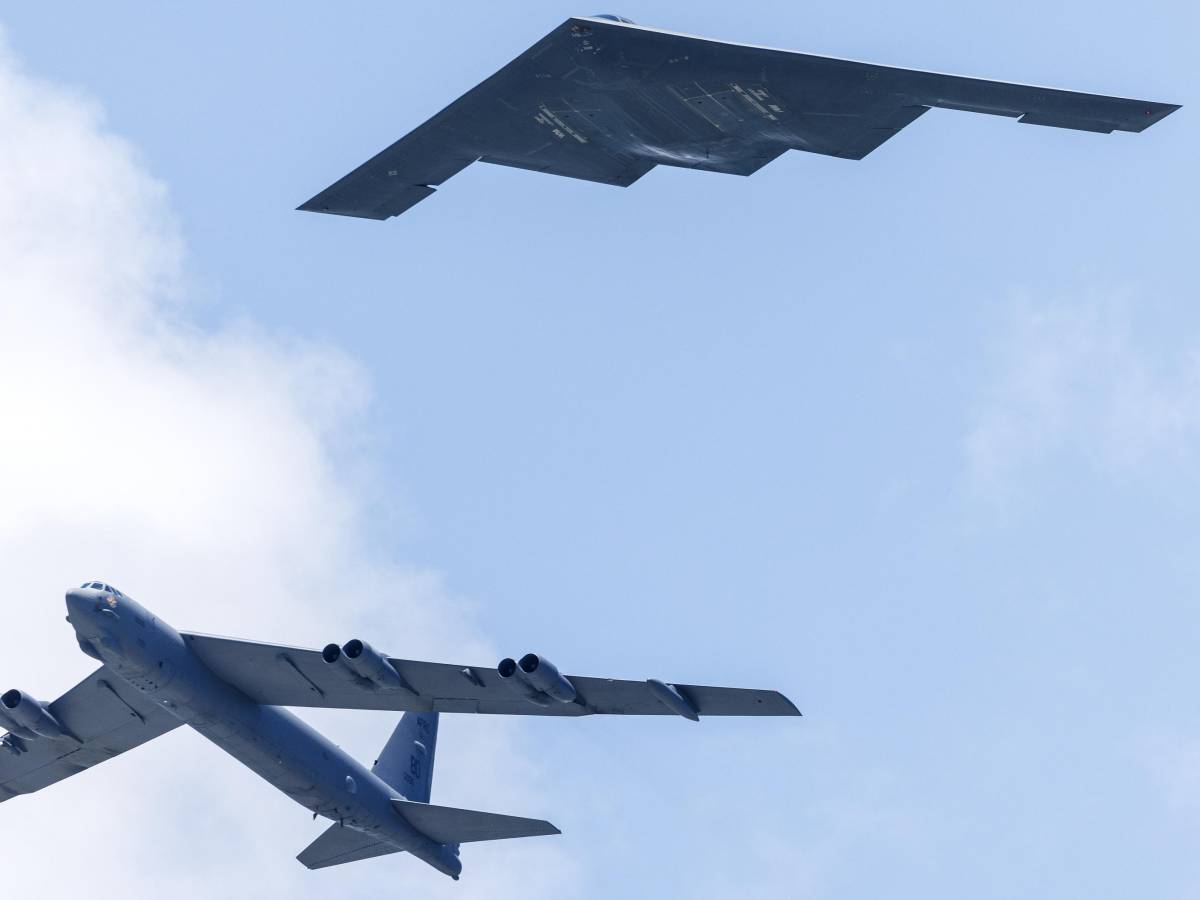 Tensione nei cieli asiatici, i B 52 americani in volo: super blitz dopo le manovre di Mosca e Pechino Tensione nei cieli asiatici, i B 52 americani in volo: super blitz dopo le manovre di Mosca e Pechino