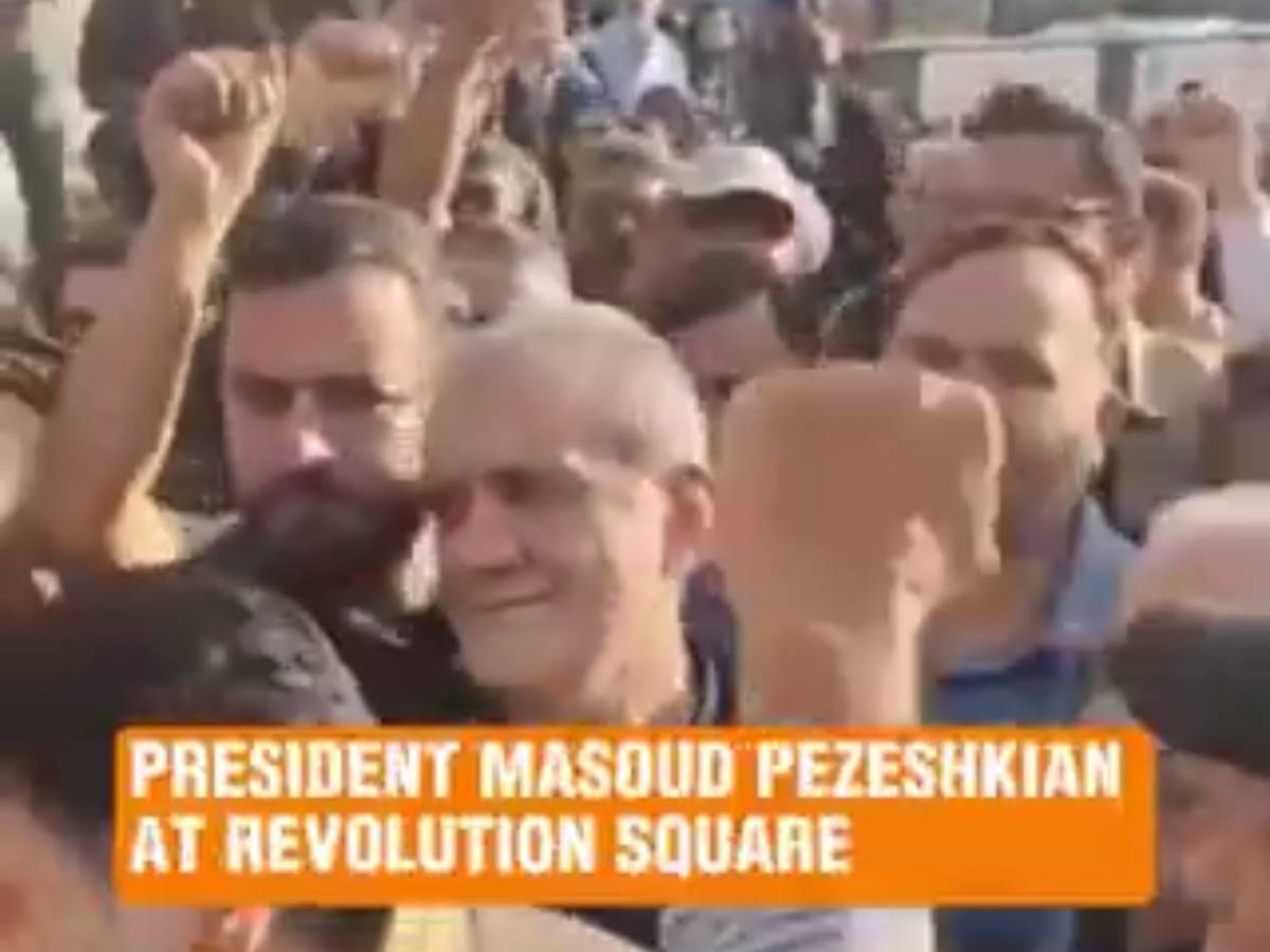 La piazza di Teheran: "Vendetta". E al corteo c La piazza di Teheran: "Vendetta". E al corteo c