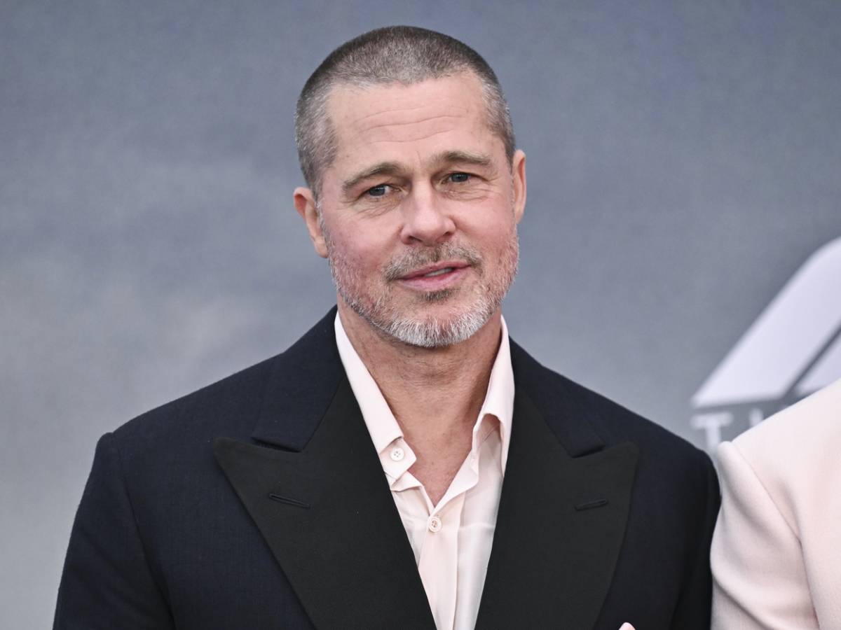 Brad Pitt, il baratro dopo il divorzio da Angelina Jolie: "Ero in ginocchio, bevevo e fumavo marijuana" Brad Pitt, il baratro dopo il divorzio da Angelina Jolie: "Ero in ginocchio, bevevo e fumavo marijuana"