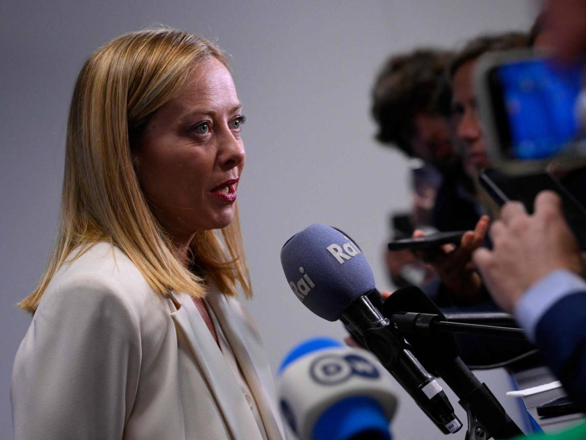 Meloni: "Spesa militare necessaria, ma nemmeno un euro verrà tolto alle priorità degli italiani" Meloni: "Spesa militare necessaria, ma nemmeno un euro verrà tolto alle priorità degli italiani"