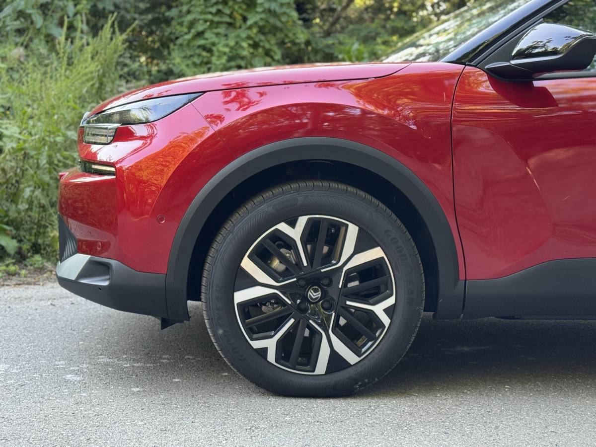 Citroen C4 2025: guarda la gallery dell'ibrida mild da 145 CV 5