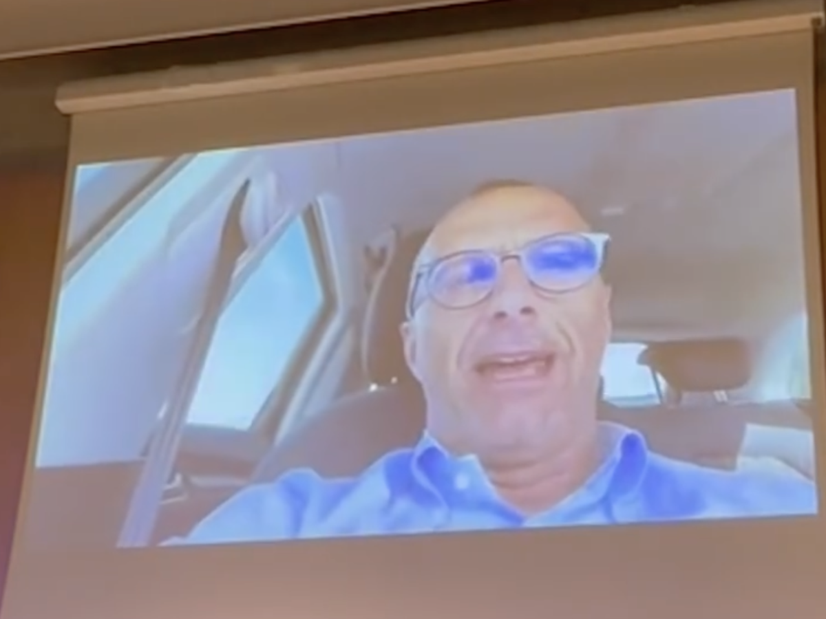 Il dem Ricci in auto senza cintura: ecco l Il dem Ricci in auto senza cintura: ecco l