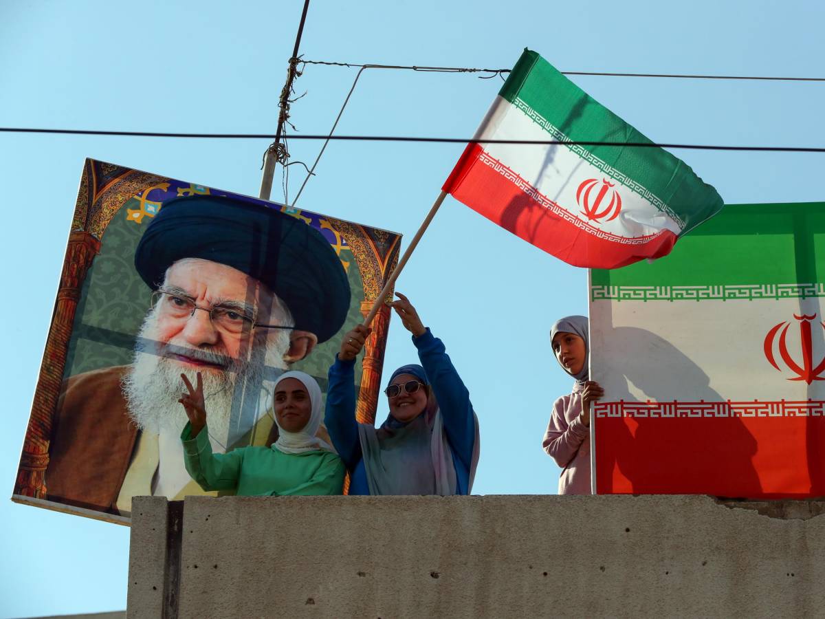 la psicosi anti israele in iran quasi 2mila arresti al giorno