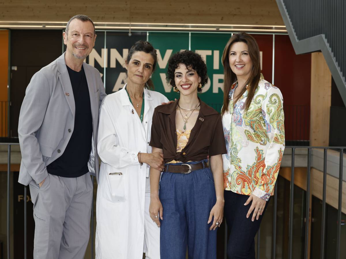 Amadeus e Giovanna Civitillo in Humanitas: "Vicini ai giovani pazienti oncologici, la ricerca ha bisogno di tutti noi" Amadeus e Giovanna Civitillo in Humanitas: "Vicini ai giovani pazienti oncologici, la ricerca ha bisogno di tutti noi"
