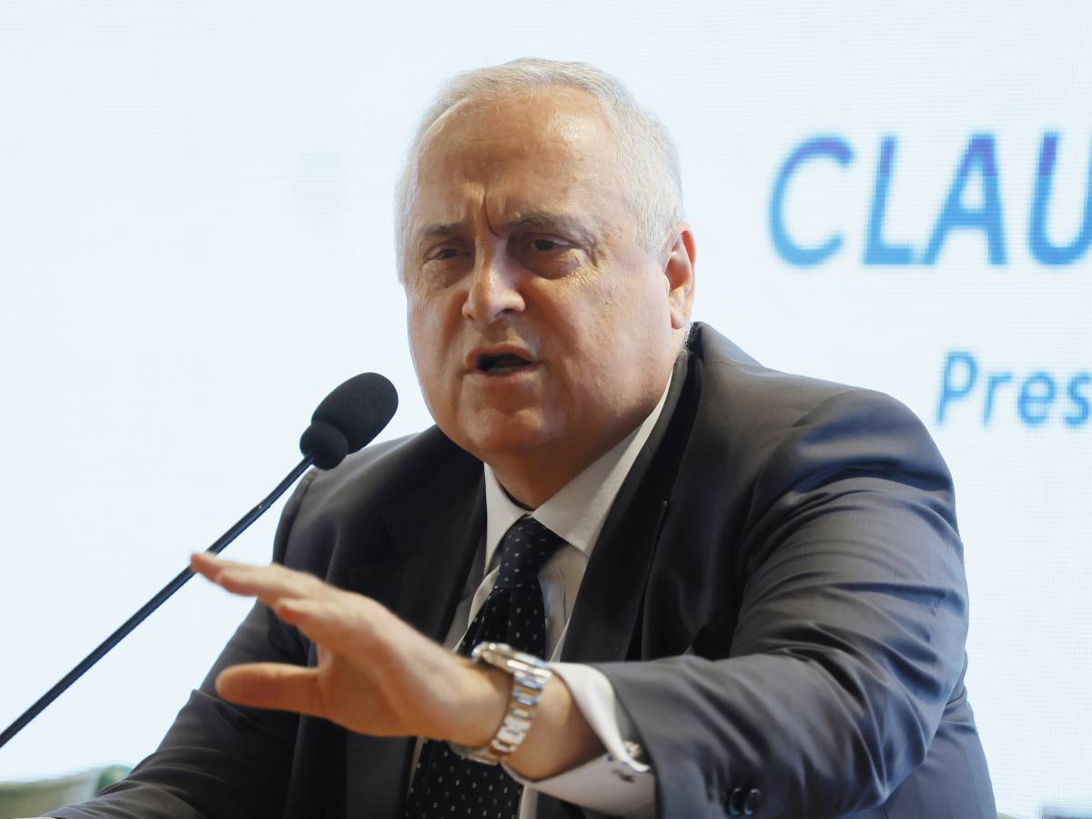 Calciomercato, la Covisoc blocca il mercato della Lazio. Cosa farà Sarri?
