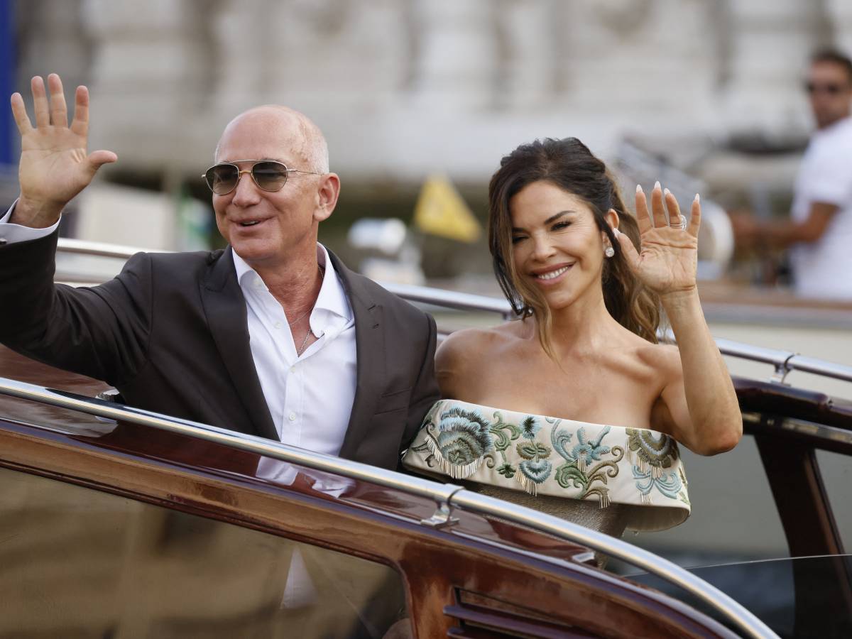 bezos sanchez oggi lo scambio degli anelli