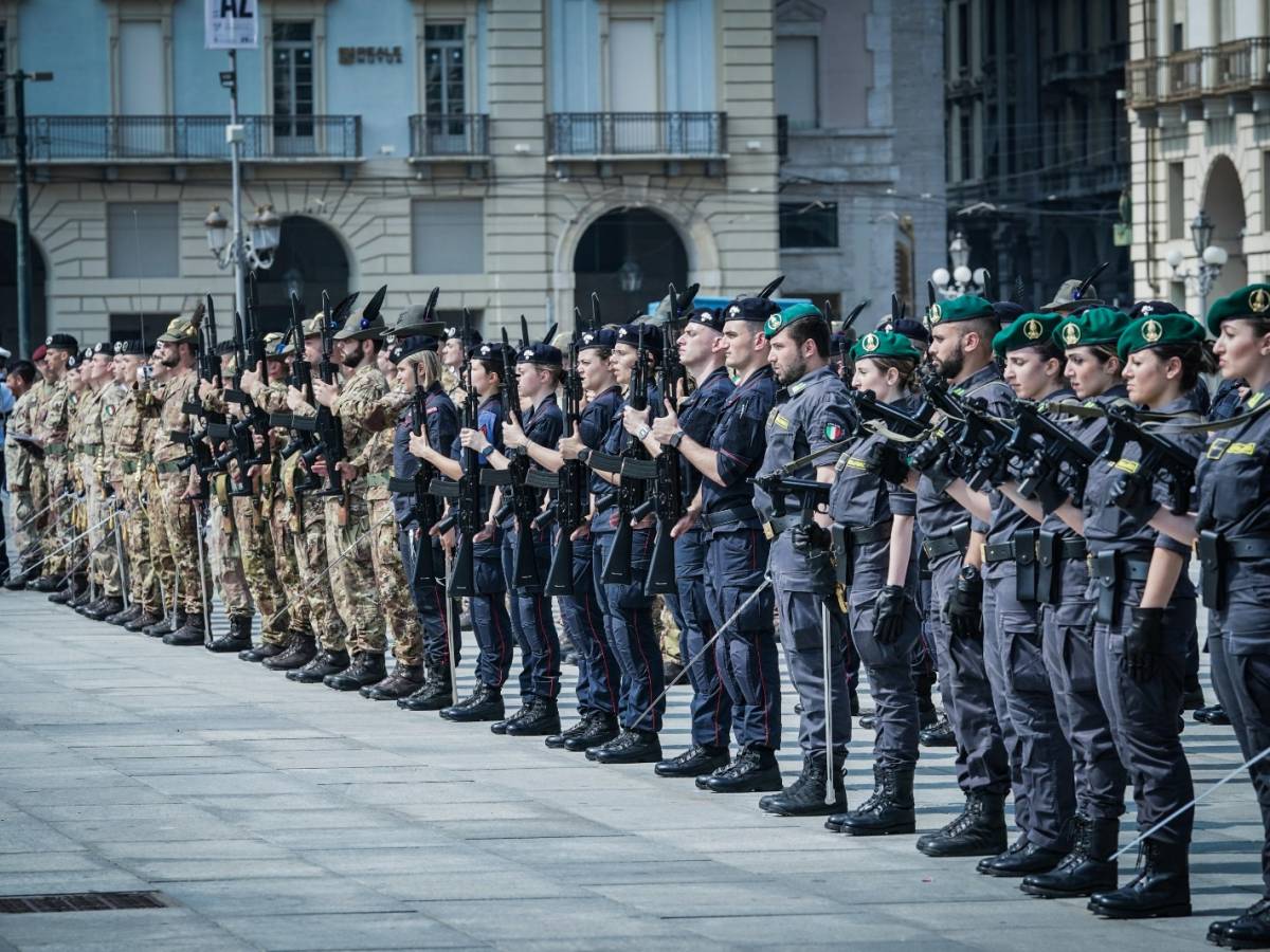 un plauso ai servitori dello stato