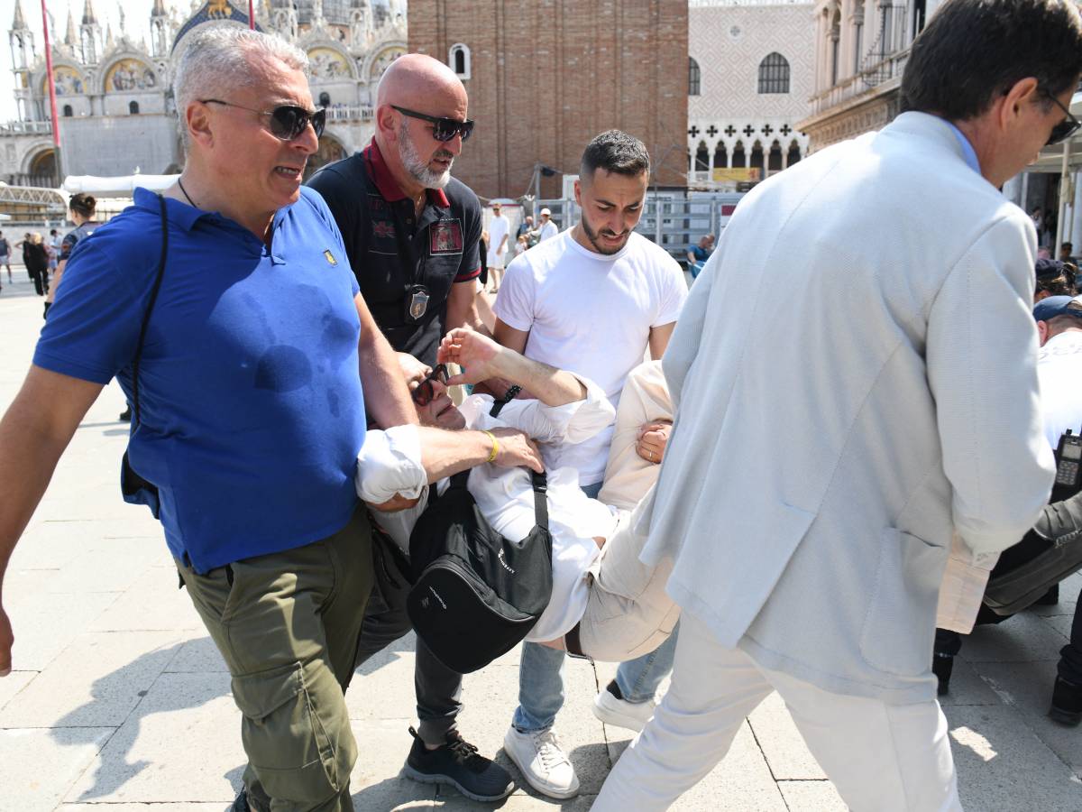 Rischio sicurezza a Venezia: per il corteo "no Bezos" in arrivo manifestanti da nord Italia e Uk Rischio sicurezza a Venezia: per il corteo "no Bezos" in arrivo manifestanti da nord Italia e Uk