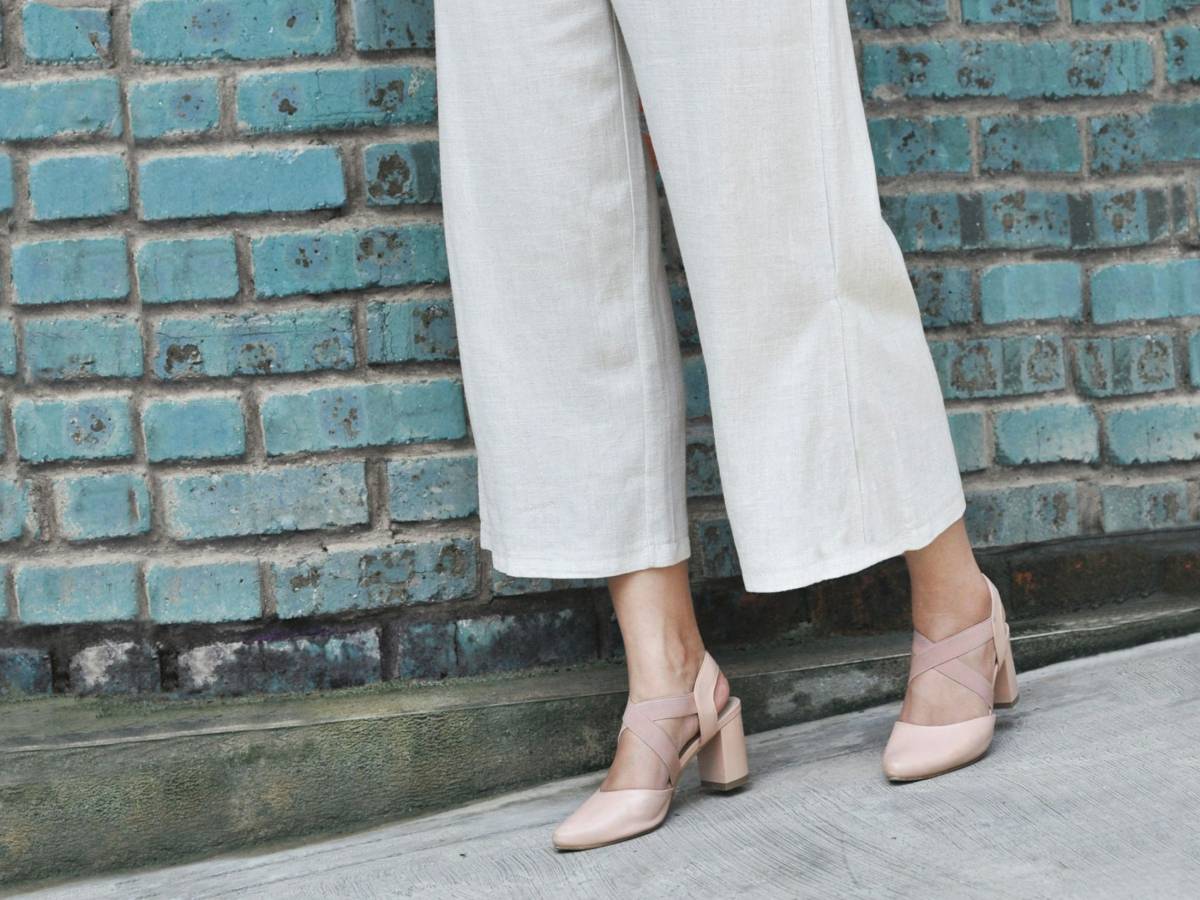 Pantaloni di lino, leggeri e raffinati, i modelli perfetti a 50 anni Pantaloni di lino, leggeri e raffinati, i modelli perfetti a 50 anni
