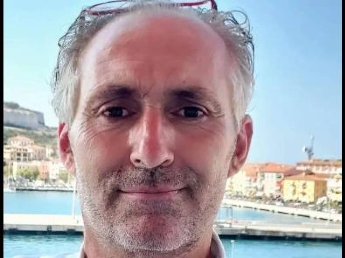Arrestato Lerry Gnoli: travolse e uccise una donna con una ruspa sulla spiaggia Arrestato Lerry Gnoli: travolse e uccise una donna con una ruspa sulla spiaggia