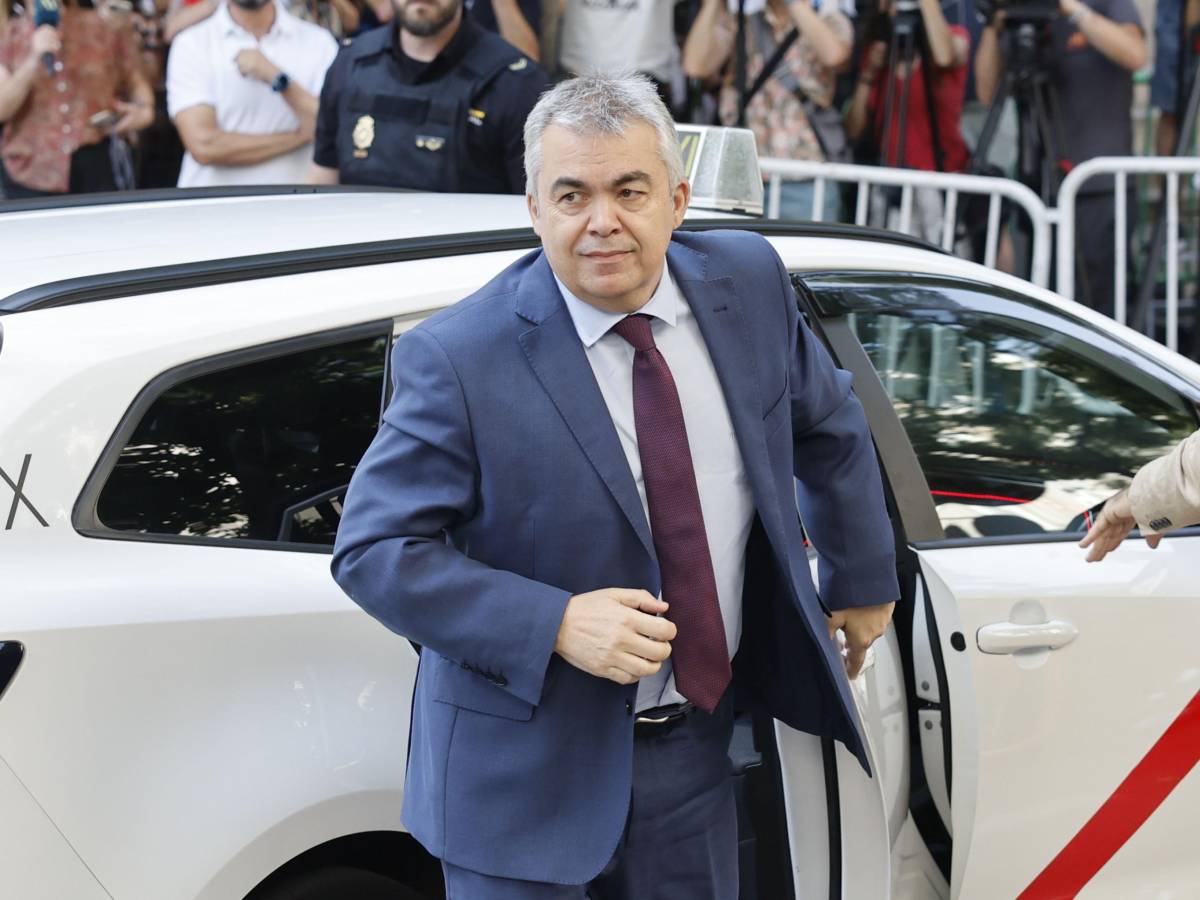 Un arresto ai vertici del Psoe. Sumar molla Sánchez: "Può cadere" Un arresto ai vertici del Psoe. Sumar molla Sánchez: "Può cadere"