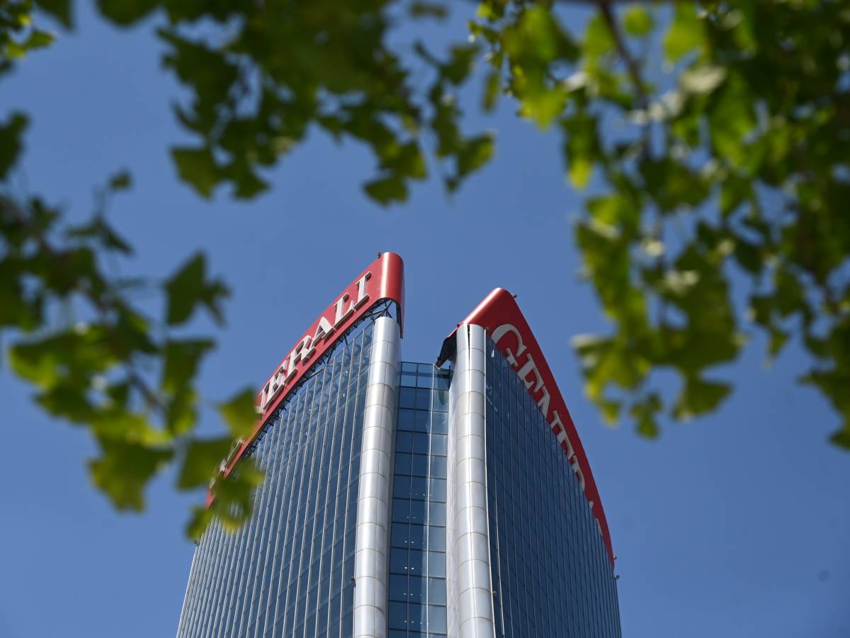Torre Generali, riapre la metro. I vigili del fuoco: "Mai parlato di temperature alte" Torre Generali, riapre la metro. I vigili del fuoco: "Mai parlato di temperature alte"