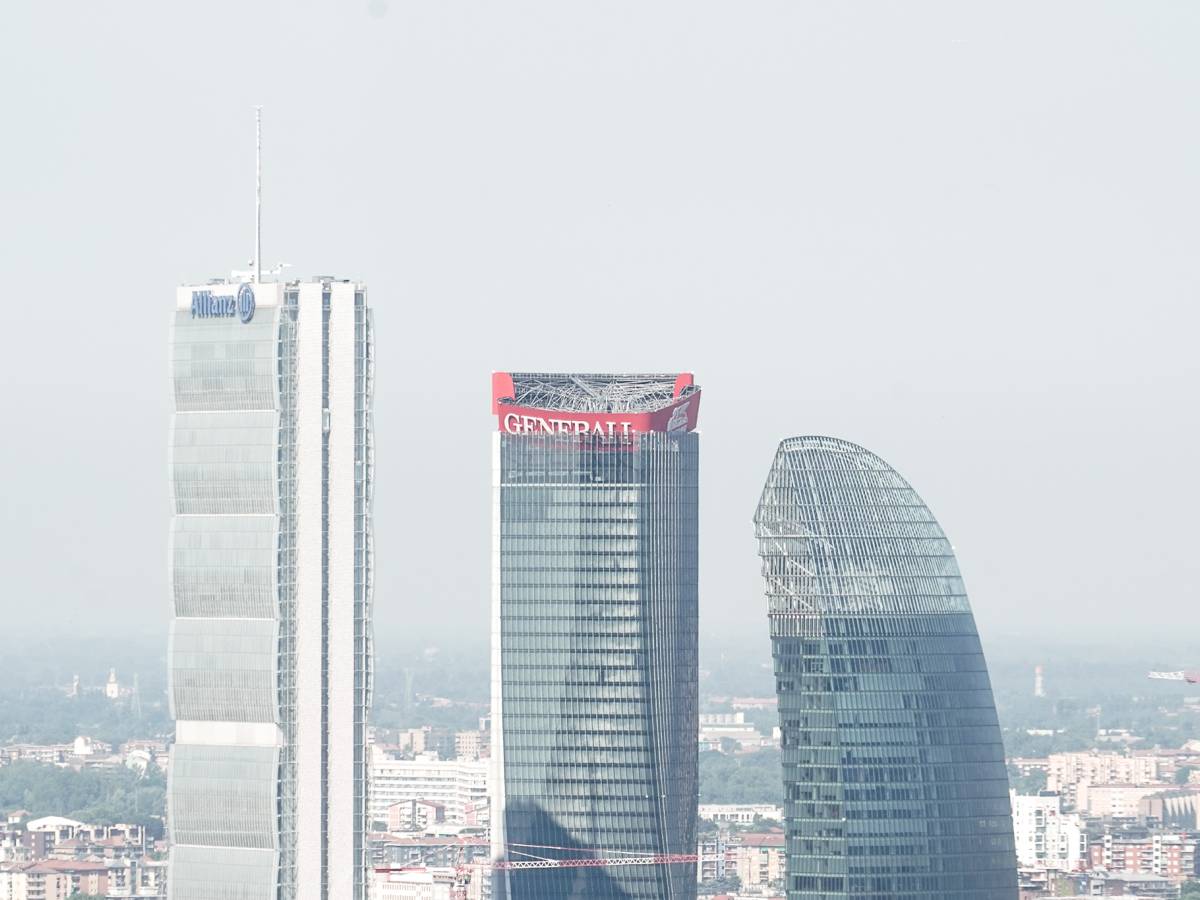 La Torre è "sotto controllo". Riaperte piazza e metrò