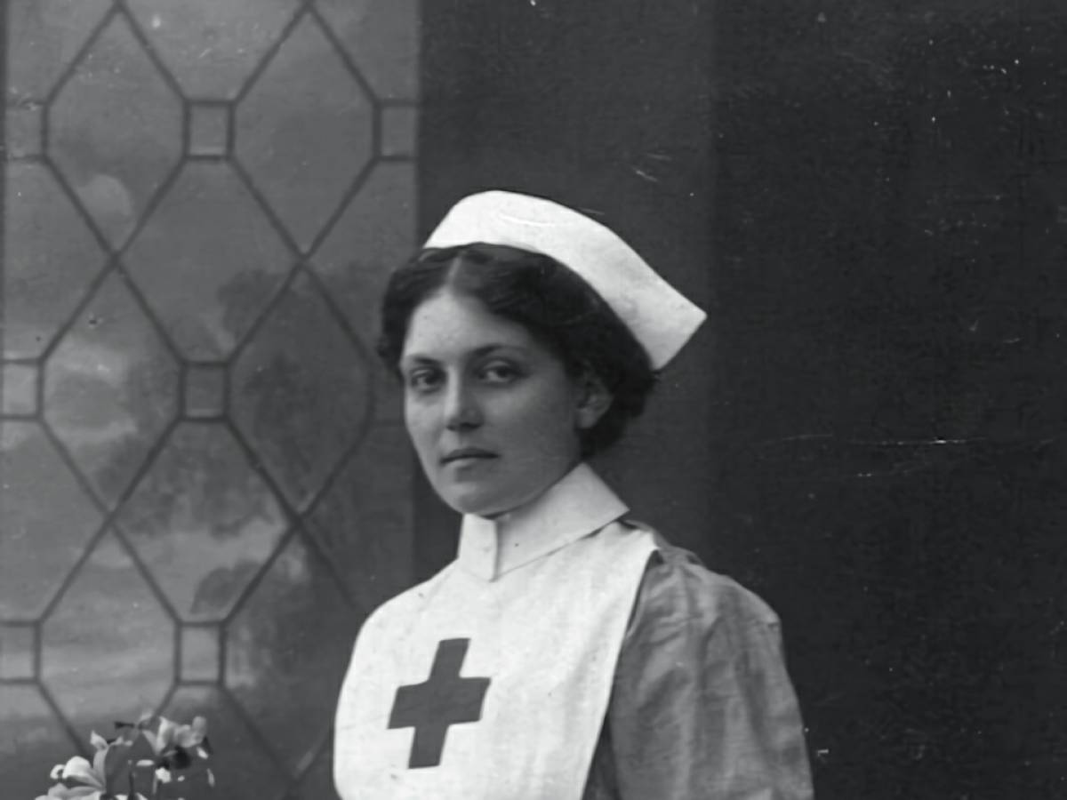 Olympic, Titanic, Britannic. La donna sopravvissuta tre volte (con lo spazzolino) Olympic, Titanic, Britannic. La donna sopravvissuta tre volte (con lo spazzolino)