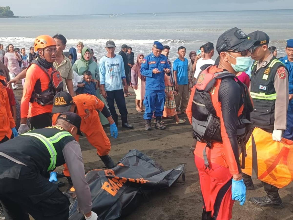 Tragedia in mare, affonda traghetto a Bali: 4 morti, 38 dispersi