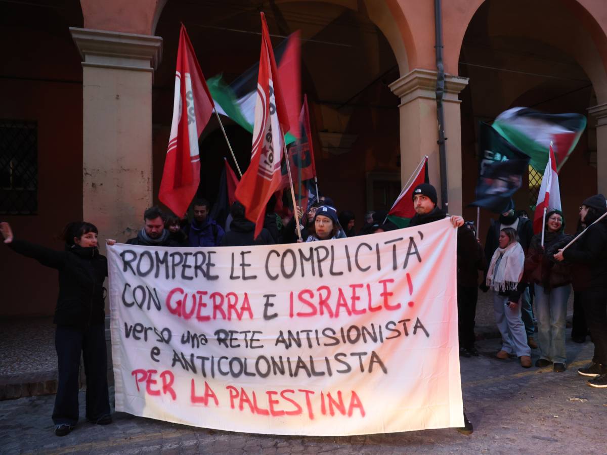 "Nessun agente di polizia infiltrato in Potere al Popolo". Arriva la smentita del Viminale "Nessun agente di polizia infiltrato in Potere al Popolo". Arriva la smentita del Viminale