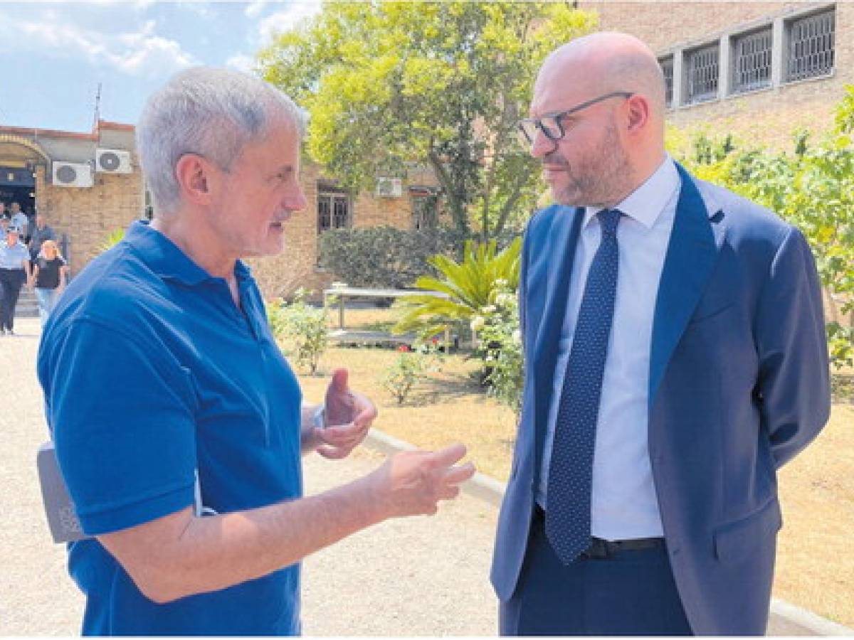 Fontana a Rebibbia, l’incontro con il detenuto speciale Alemanno Fontana a Rebibbia, l’incontro con il detenuto speciale Alemanno